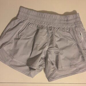 Lululemon shorts 4'' - White